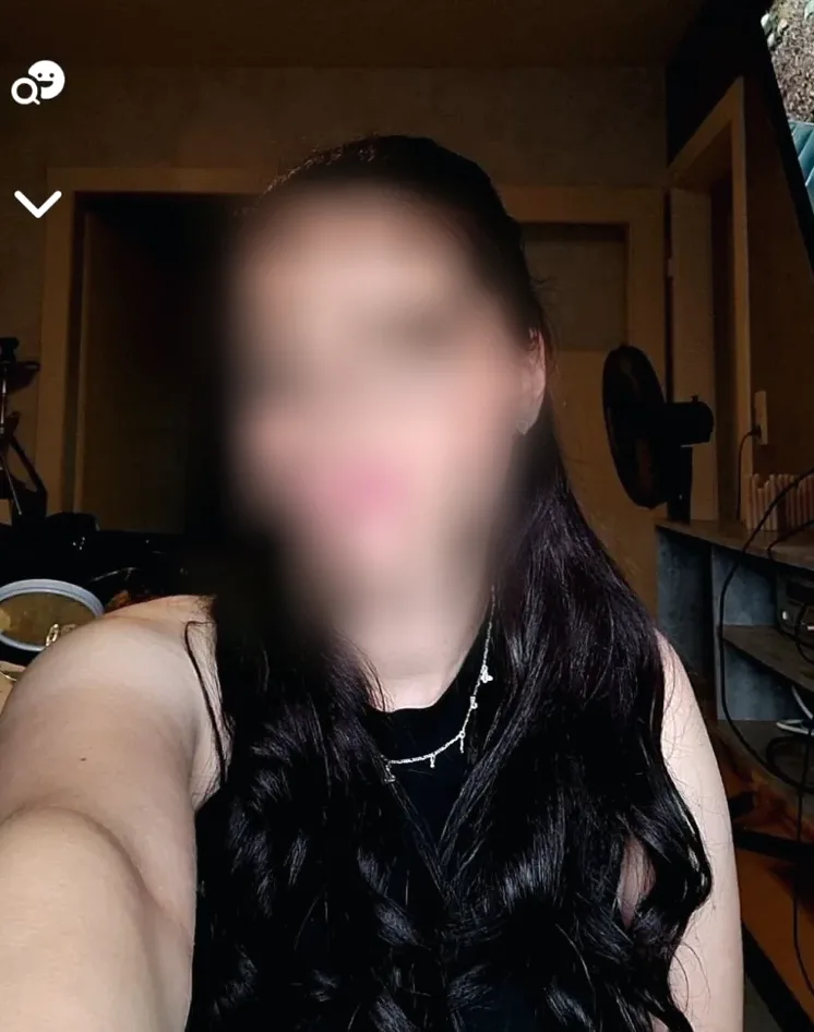 Christina, 24