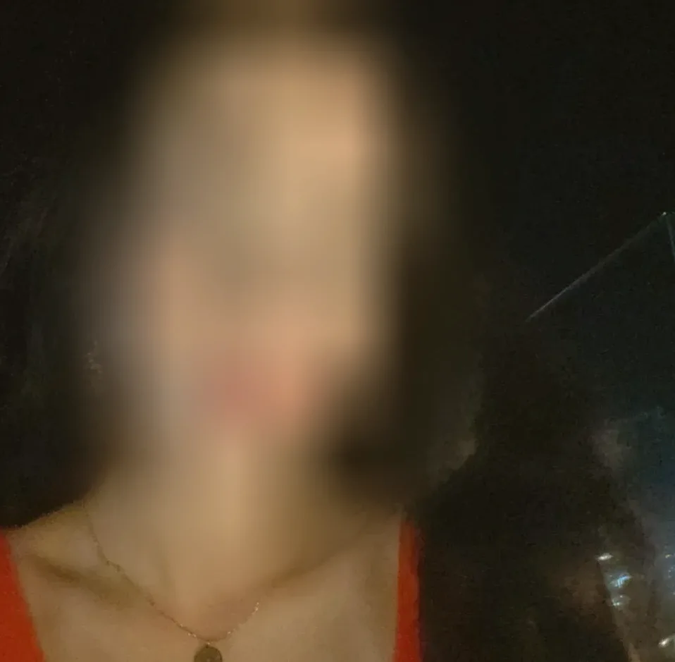 Nathalie, 23
