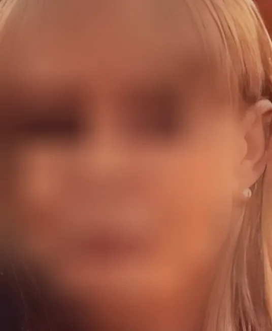 Pia, 25